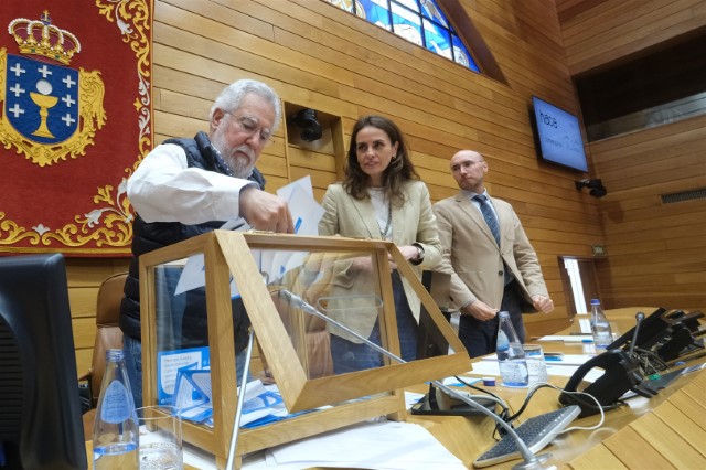 Santalices destaca que o Parlamento de Galicia é pioneiro na regulación no eido das novas tecnoloxías 